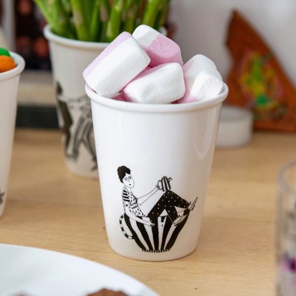 Tasse “Coffee Addict” – Illustration Helen B