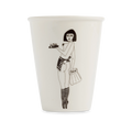 Tasse “Fille Cupidon au gâteau” – Illustration Helen B