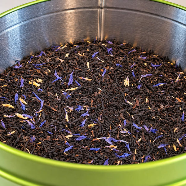 Montagne Bleue – Thé noir fraise & fleurs – 100 g